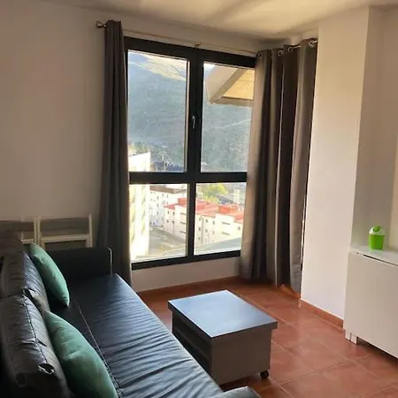 Holidays. Gorbea 1 Dorm. 4 Pers Apartment *